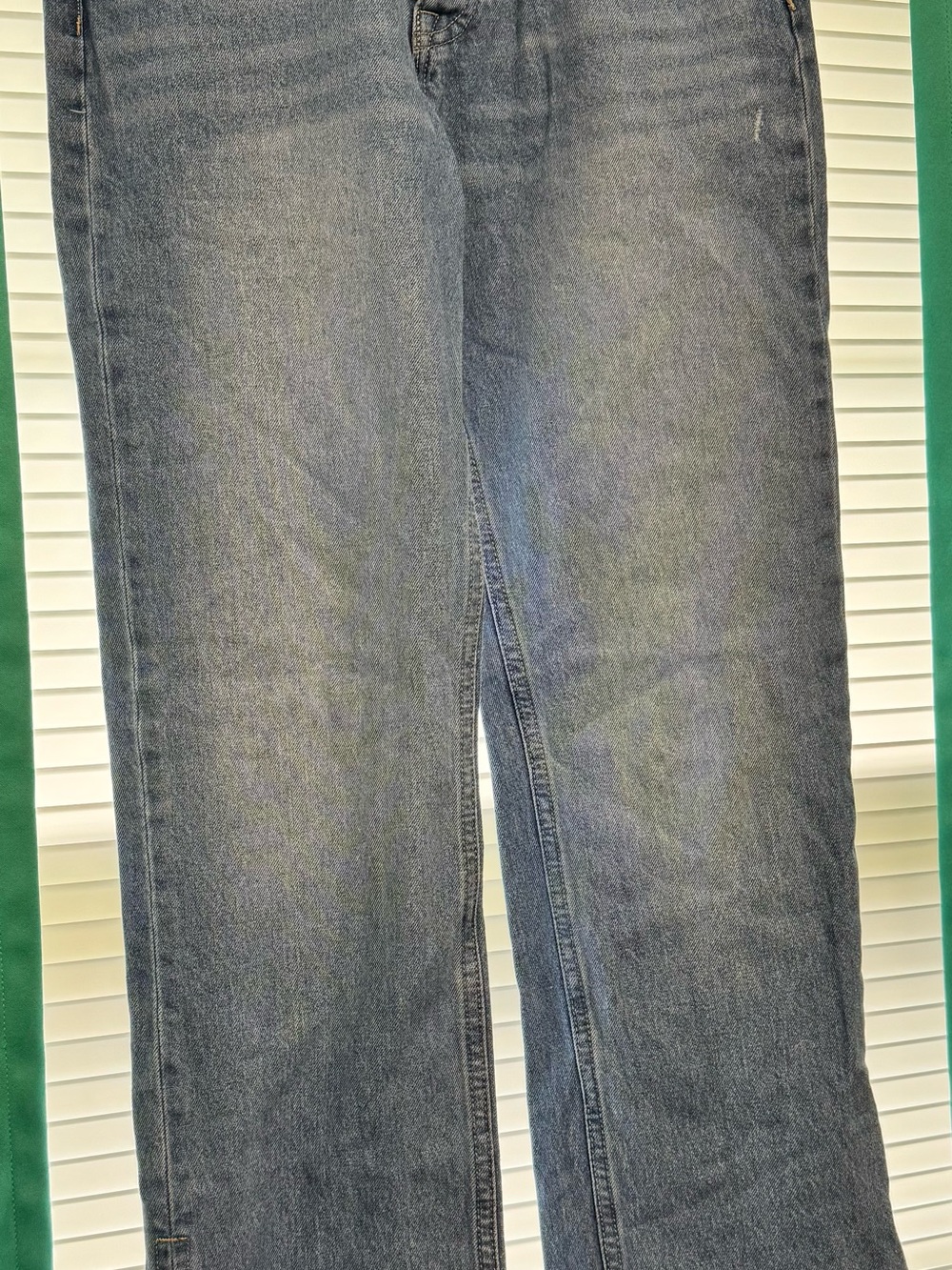 Vigoss Women's Straight Leg Jeans in Light Blue Wash